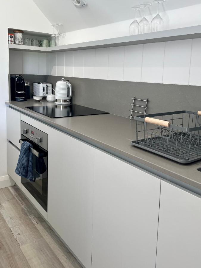The Loft Studio Apartment - Above Detached New Build Garage Llanymynech Екстериор снимка